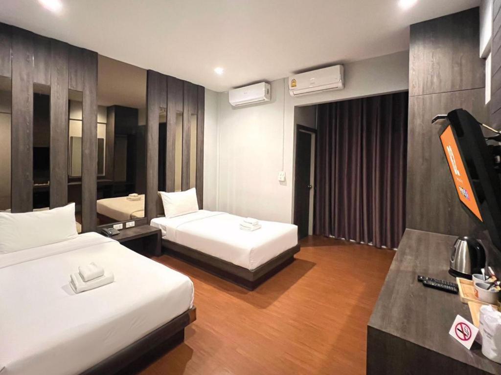 บีทู บุรีรัมย์ บูทิก แอนด์ บัดเจ็ต โฮเต็ล Hotel ภายนอก รูปภาพ