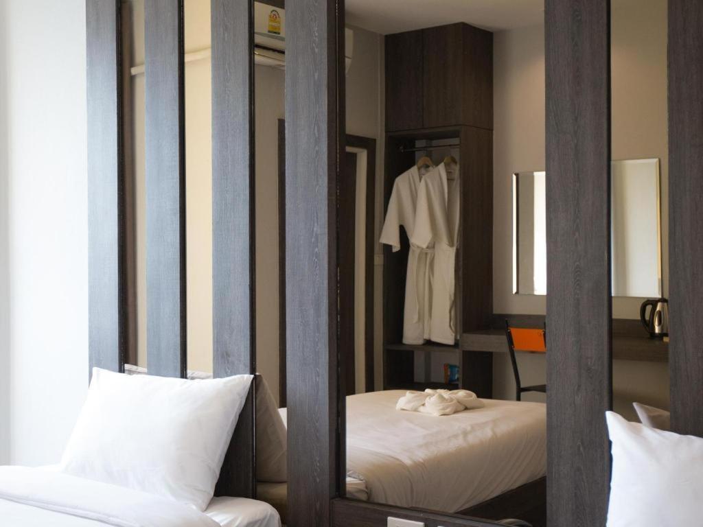 บีทู บุรีรัมย์ บูทิก แอนด์ บัดเจ็ต โฮเต็ล Hotel ภายนอก รูปภาพ