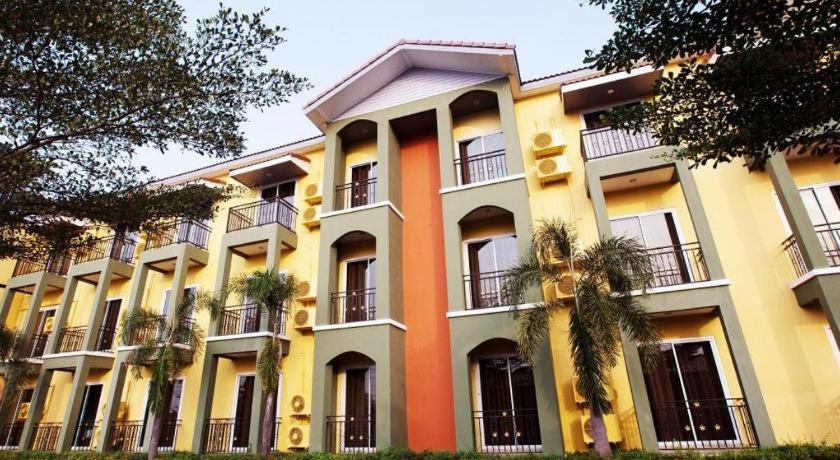 บีทู บุรีรัมย์ บูทิก แอนด์ บัดเจ็ต โฮเต็ล Hotel ภายนอก รูปภาพ