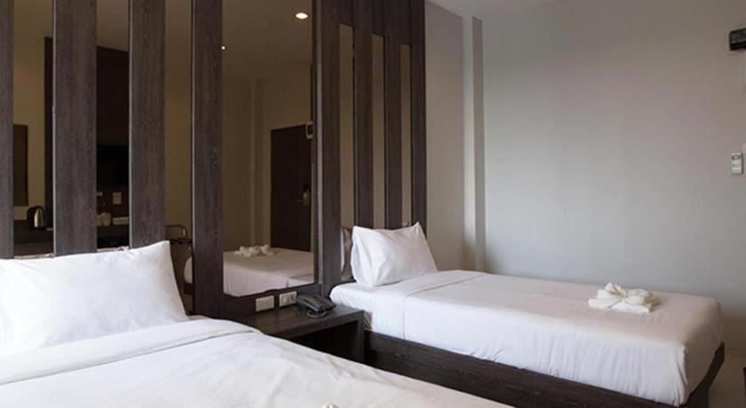 บีทู บุรีรัมย์ บูทิก แอนด์ บัดเจ็ต โฮเต็ล Hotel ภายนอก รูปภาพ