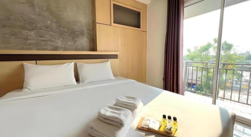 บีทู บุรีรัมย์ บูทิก แอนด์ บัดเจ็ต โฮเต็ล Hotel ภายนอก รูปภาพ