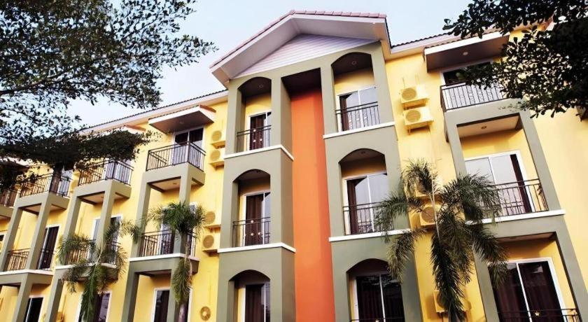 บีทู บุรีรัมย์ บูทิก แอนด์ บัดเจ็ต โฮเต็ล Hotel ภายนอก รูปภาพ